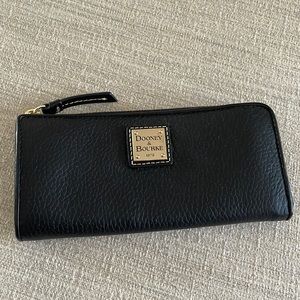 ✨Like New✨Dooney&Bourke wallet